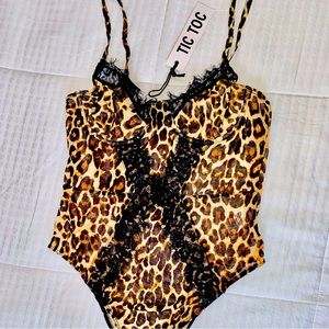 NWT Tic Toc Leopard/Lace Bodysuit Sz M